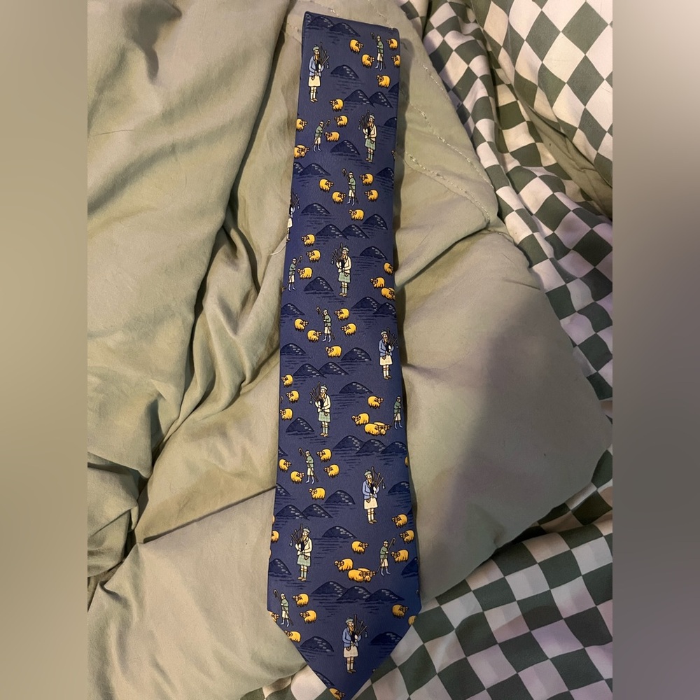 Silk Hermes made in France tie with bagpipes and sheep
